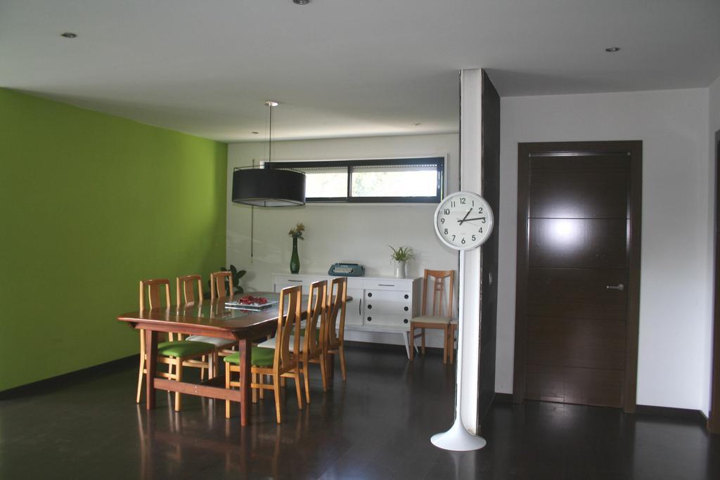 Casa Ceca De La Playa Y Barcelona, Con Piscina Climatizada Y Jacuzzi Vallromanes Quarto foto