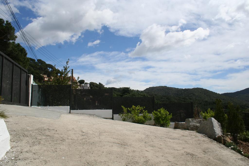 Casa Ceca De La Playa Y Barcelona, Con Piscina Climatizada Y Jacuzzi Vallromanes Quarto foto